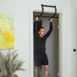 Door Gym, ovenkarmiin kiinnitettävä harjoitusväline - Voimaharjoitteluvälineet - Door Gym, ovenkarmiin kiinnitettävä harjoitusväline