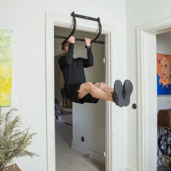 Door Gym, ovenkarmiin kiinnitettävä harjoitusväline - Voimaharjoitteluvälineet - Door Gym, ovenkarmiin kiinnitettävä harjoitusväline