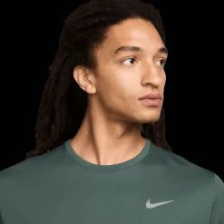 Dri-FIT UV Miler Short-Sleeve, t-paita miehet - Urheilupaidat - Dri-FIT UV Miler Short-Sleeve, t-paita miehet