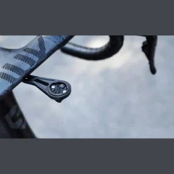 MAA Outfront Mount (MJ-6536), tietokoneen kiinnike - Tarvikkeet - MAA Outfront Mount (MJ-6536), tietokoneen kiinnike