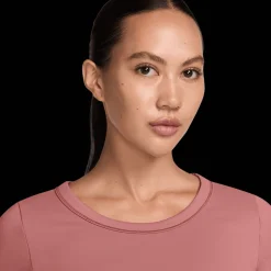 One Fitted Dri-FIT Short Sleeve Top, naisten t-paita - Urheilupaidat - One Fitted Dri-FIT Short Sleeve Top, naisten t-paita