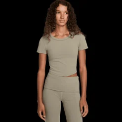 One Fitted Dri-FIT Short Sleeve Top, naisten t-paita - Urheilupaidat - One Fitted Dri-FIT Short Sleeve Top, naisten t-paita