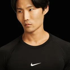 Pro Dri-FIT Tight Top Long Sleeve, miesten treenipaita - Urheilupaidat - Pro Dri-FIT Tight Top Long Sleeve, miesten treenipaita