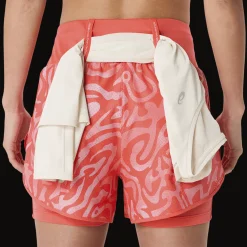 Road All Over Print 2-n-1 3,5in Short, naisten juoksushortsit - Treenishortsit - Road All Over Print 2-n-1 3,5in Short, naisten juoksushortsit