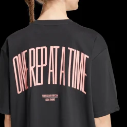 Strength Graphic T-Shirt, naiten t-paita - Urheilupaidat - Strength Graphic T-Shirt, naiten t-paita