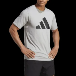 Train Essentials FeelReady Logo Training T-Shirt, miesten T-paita - Urheilupaidat - Train Essentials FeelReady Logo Training T-Shirt, miesten T-paita